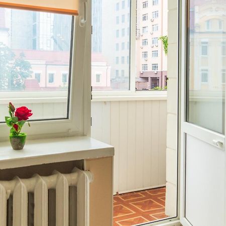 1 Комнатная Квартира По Улице Предславинская, 12 Kiev Exterior foto